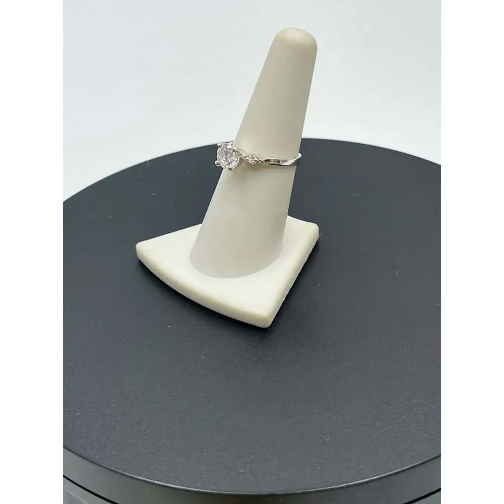 Designer Solitaire CZ Sterling Silver Sz 7 makers mark 2 grams Engagement‎  Ring